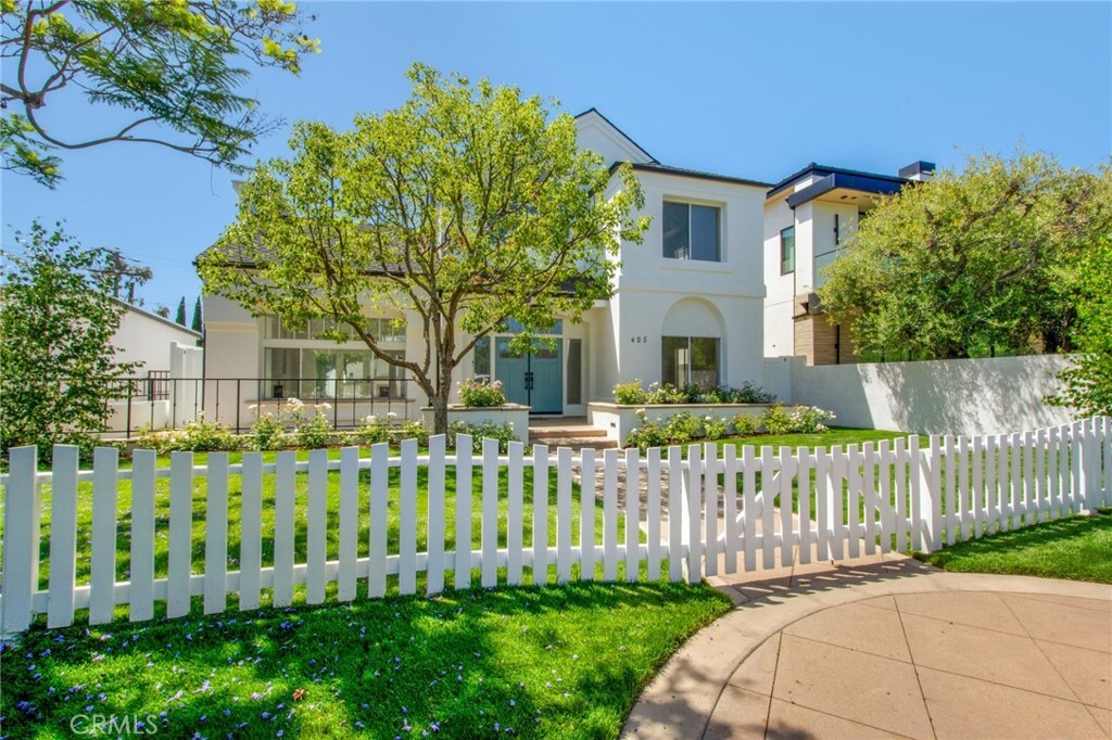 Property Photo:  405 El Modena Avenue  CA 92663 