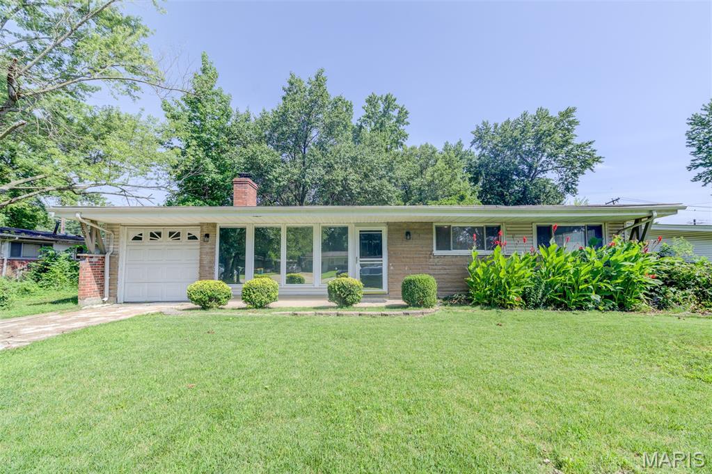 Property Photo: 2209 Kipp Court MO 63136