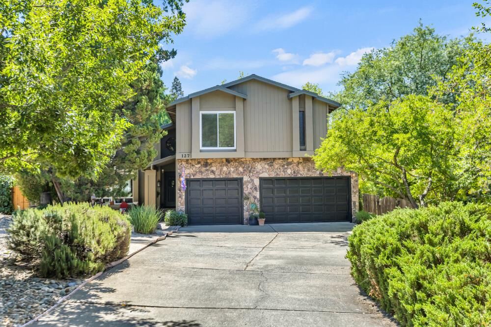 Property Photo: 127 Mountain Oak Court CA 95630