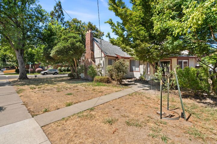 3927 D Street  Sacramento CA 95819 photo