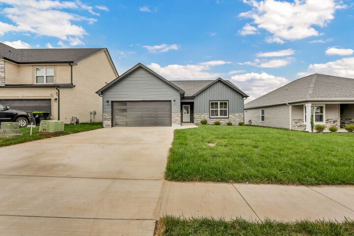 Property Photo: 555 Ayden Ln TN 37042