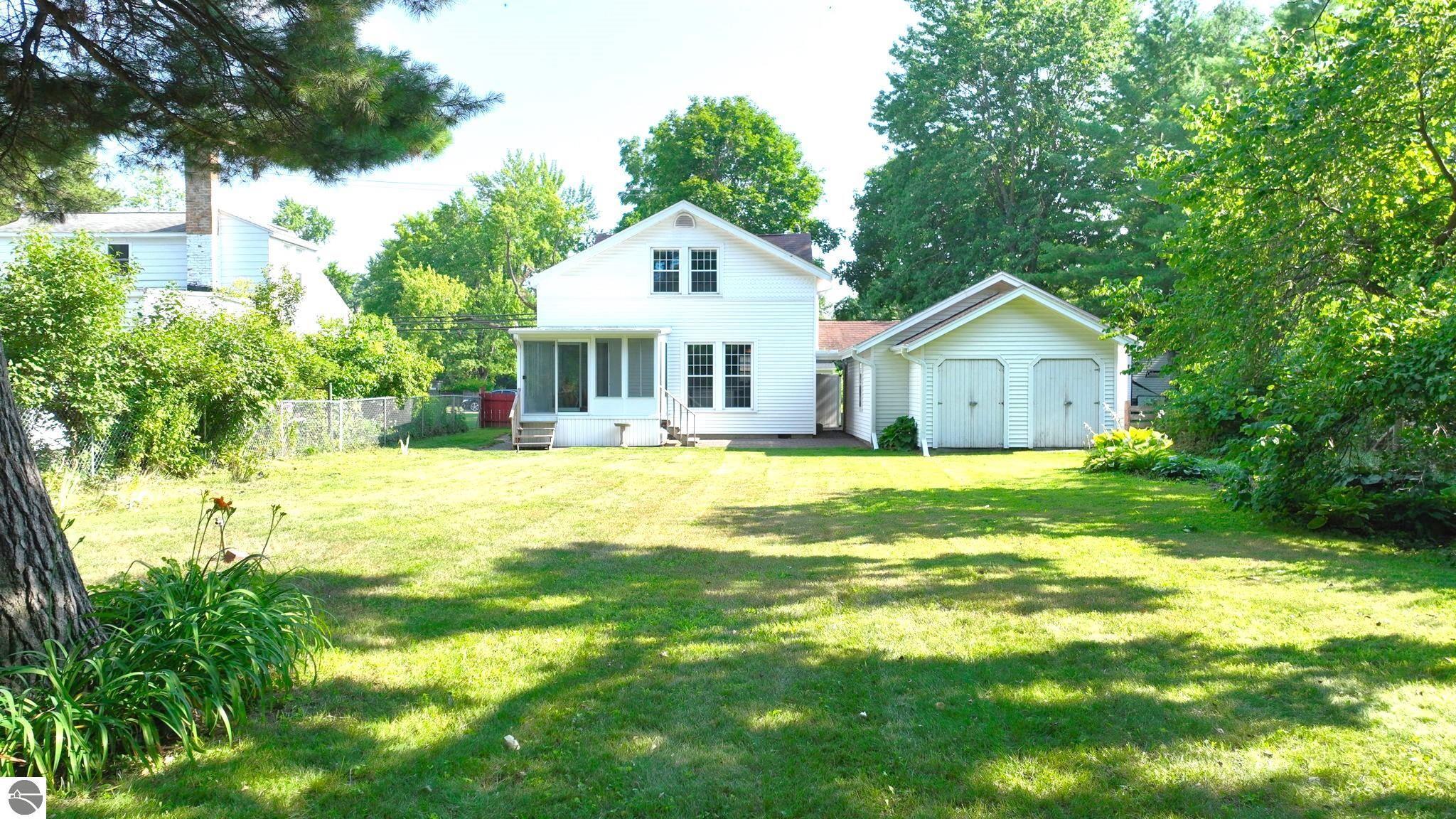 Property Photo: 1311 E Broadway MI 48858