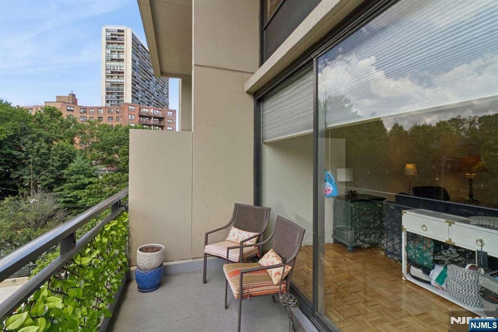 Property Photo:  4 Horizon #416  NJ 07024 