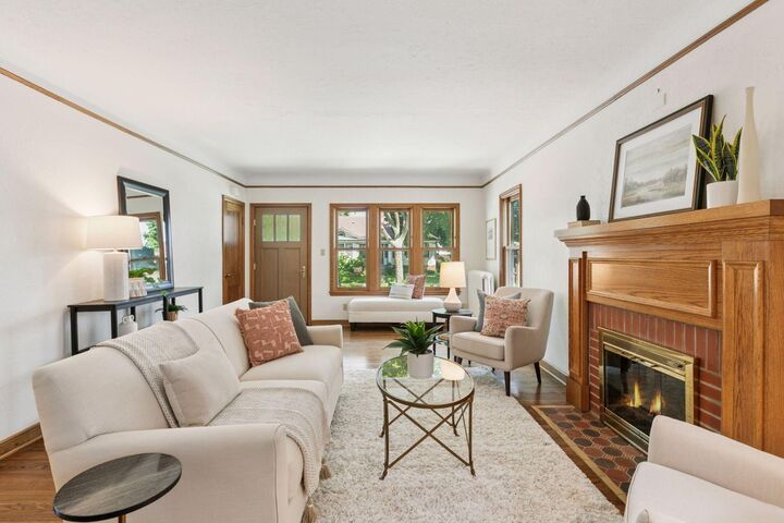 Property Photo: 1818 Juliet Avenue MN 55105