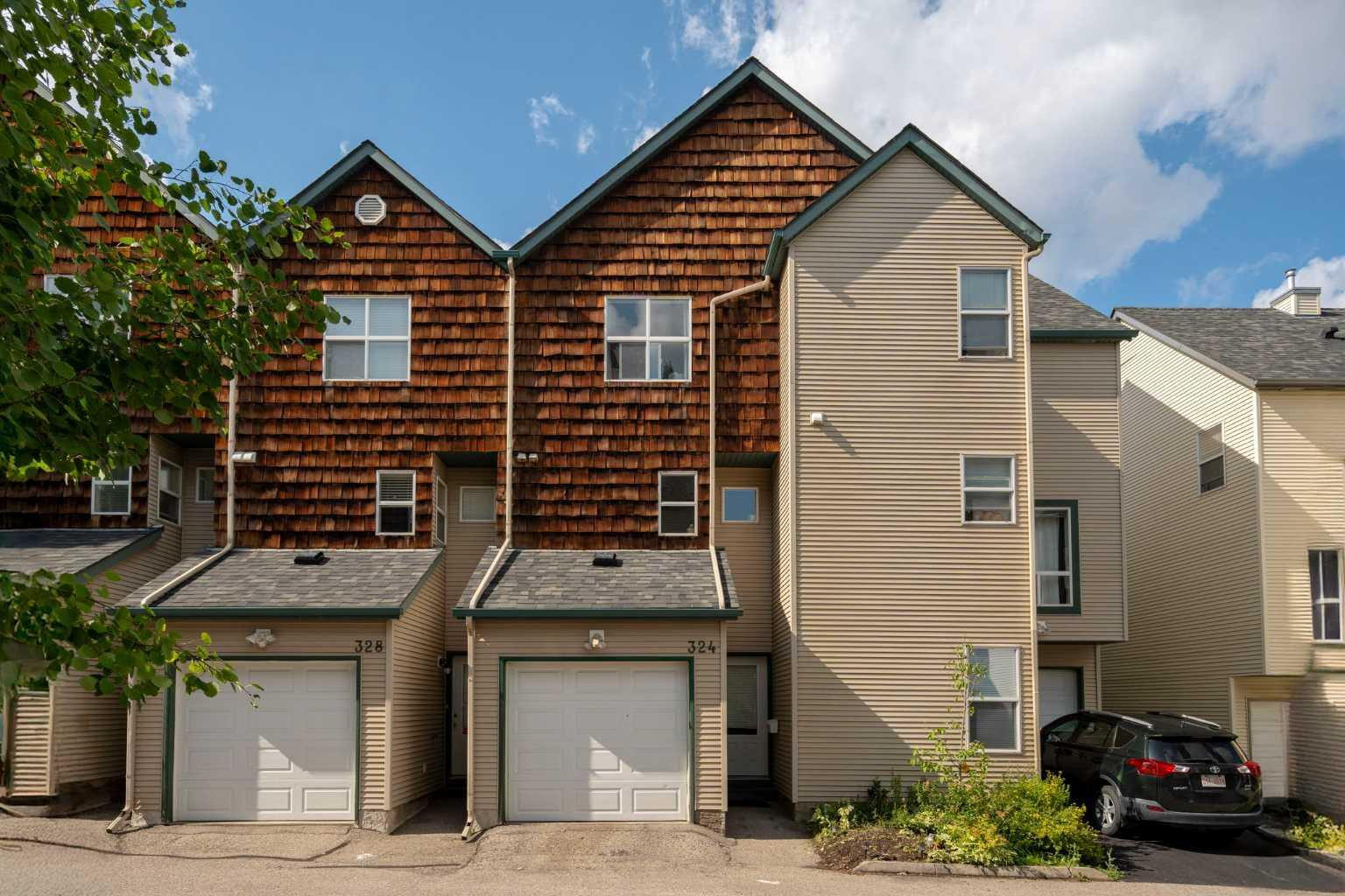 Photo de la propriété:  324 Bridlewood Lane SW  AB T2Y 3X8 