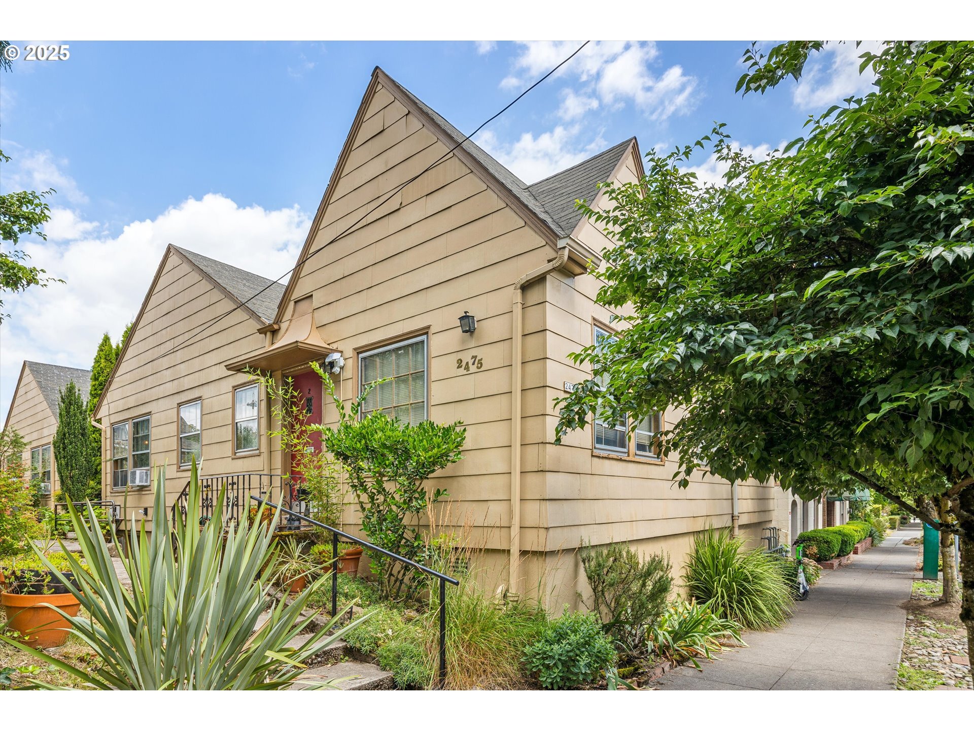 2475 NW Raleigh St  Portland OR 97210 photo