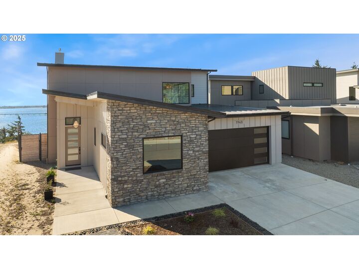 1940 Pacific View Ln  Coos Bay OR 97420 photo