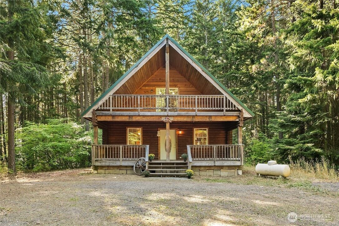 Property Photo:  551  Pioneer Trail  WA 98922 