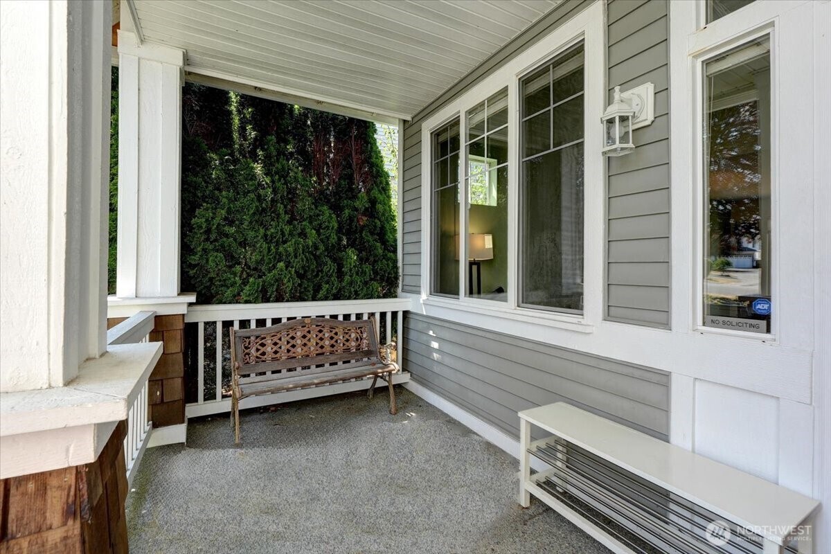 Property Photo: 6109 Perry Avenue SE WA 98092