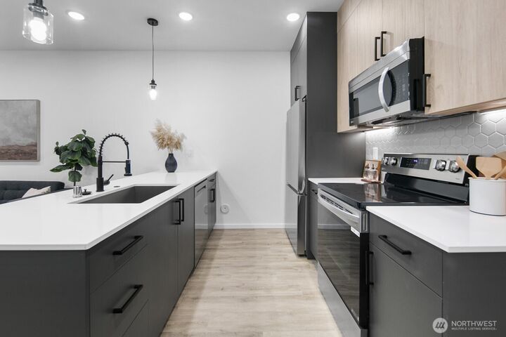 Property Photo:  822 B NW 52nd Street  WA 98107 