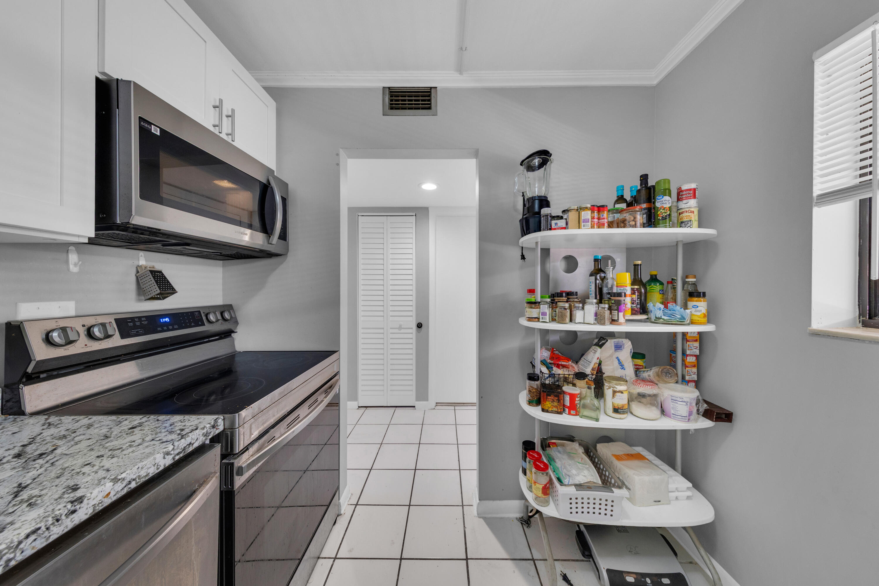 Property Photo:  5160 Las Verdes Circle 221  FL 33484 