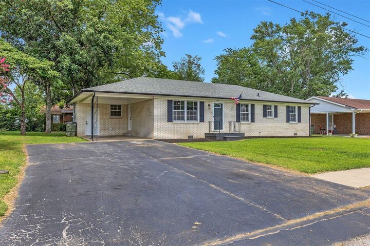 Property Photo:  506 Holiday Park Drive  KY 42240 