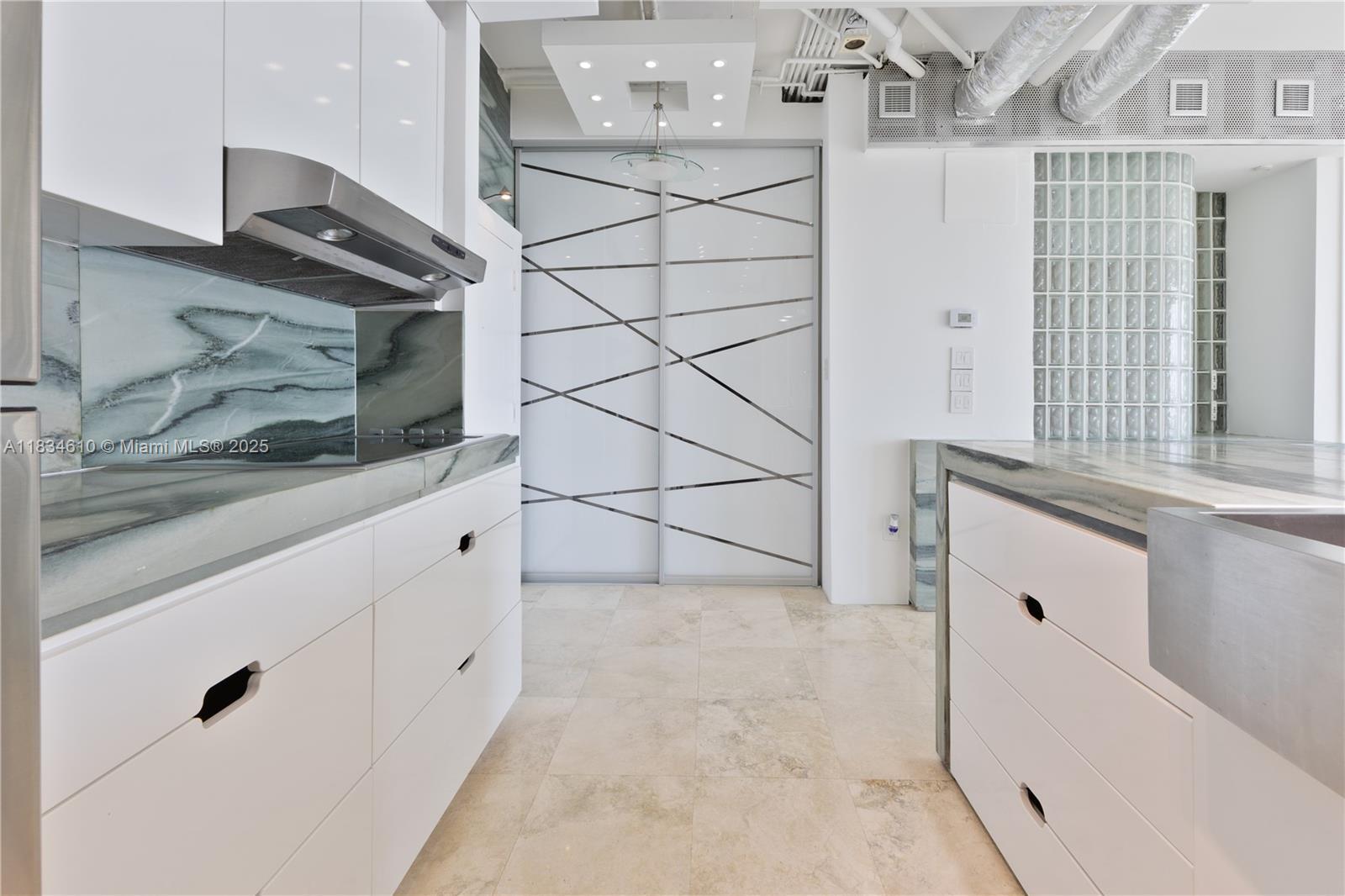 Property Photo: 1155 Brickell Bay Dr Ph 208 FL 33131