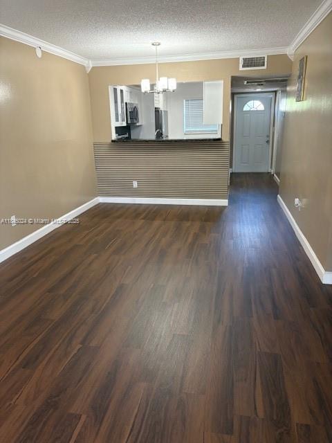 Property Photo: 426 NE 210th Cir Ter 203-2 FL 33179