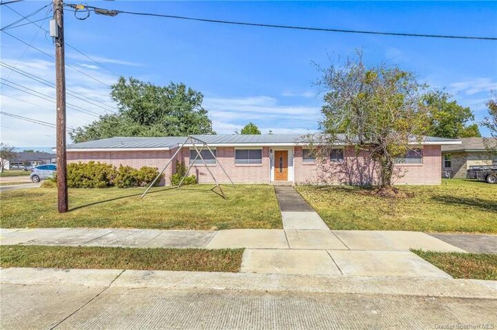 Property Photo: 730 Louie Street LA 70601