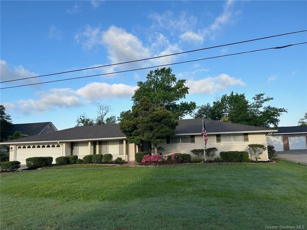 Property Photo: 4822 Riverridge Drive LA 70605