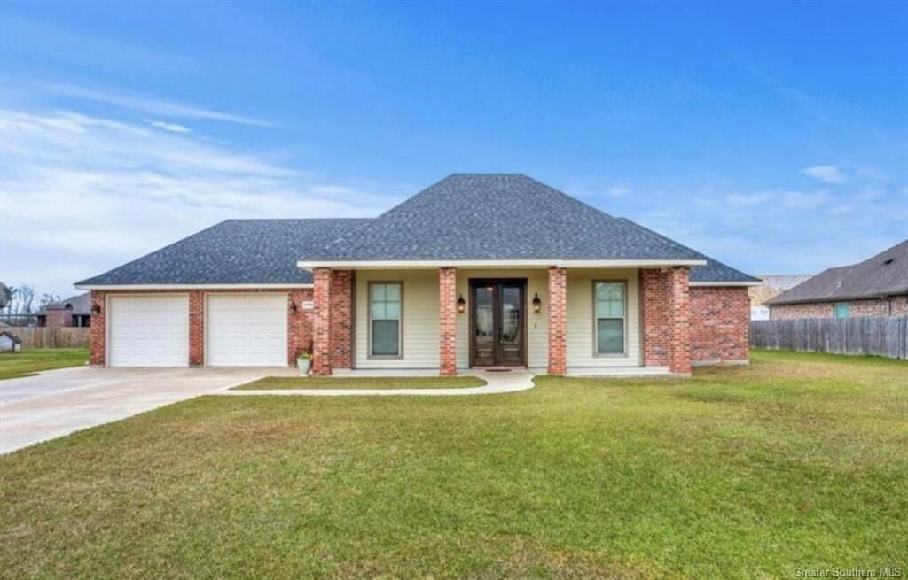 Property Photo:  2758 Newberry Station Drive  LA 70611 