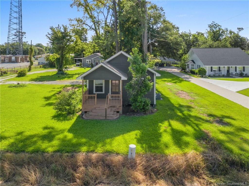 Property Photo: 644 Parish Road LA 70611