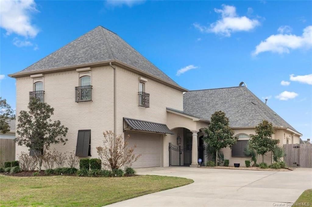 Property Photo:  901 Worthington Boulevard  LA 70605 