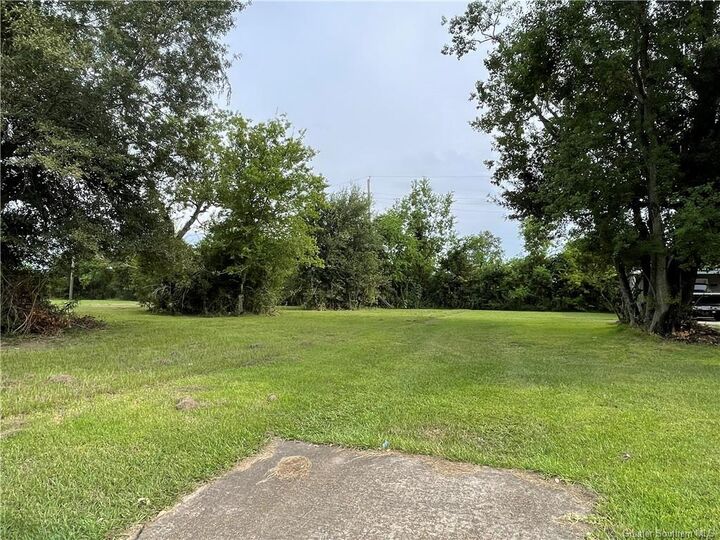 Property Photo: 2220 E Prien Lake Road E LA 70601