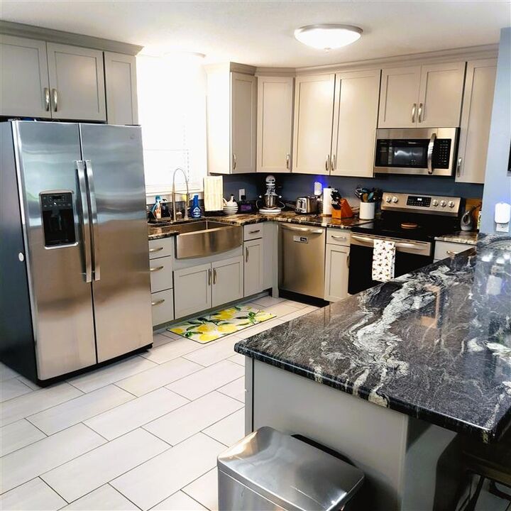 Property Photo: 906 Aberdeen Drive LA 70605
