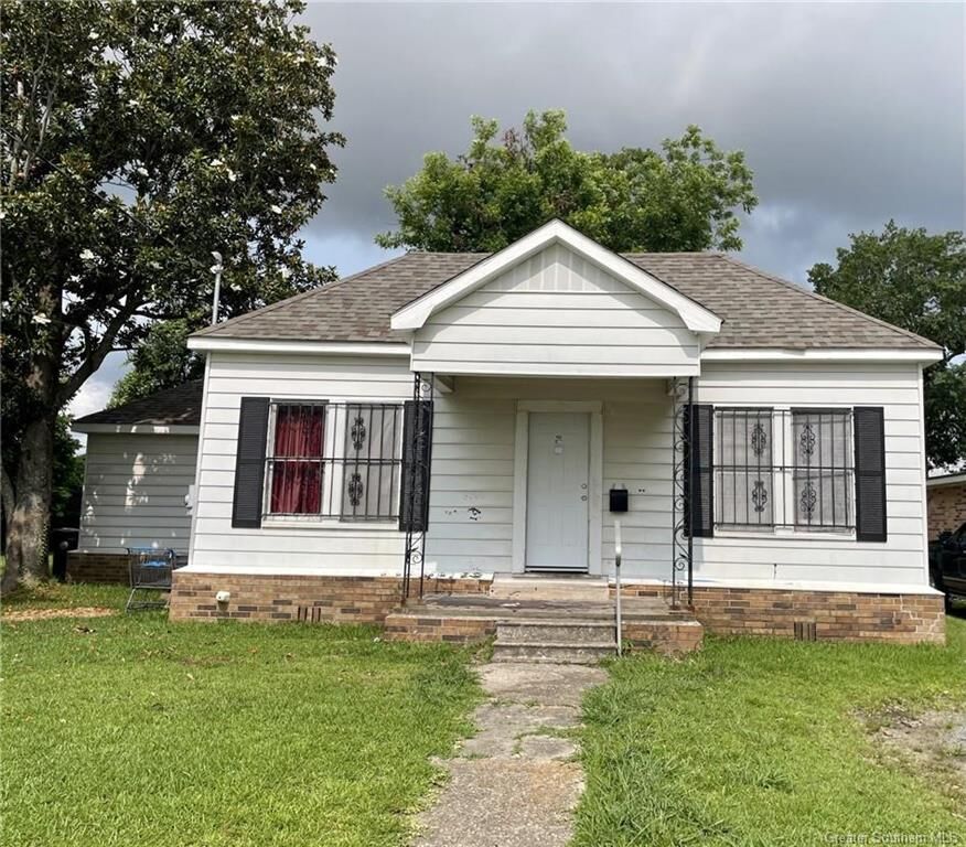 Property Photo:  2318 Elms Street  LA 70601 