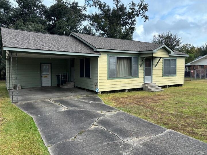 Property Photo:  524 E Carlton Street E  LA 70663 