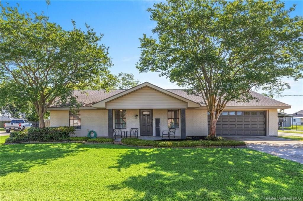 Property Photo:  6811 Sun Meadow Lane  LA 70605 