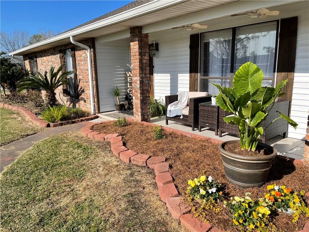Property Photo:  328 Ann Avenue  LA 70663 