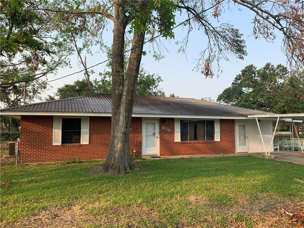 Property Photo:  230 W Carlton Street W  LA 70663 