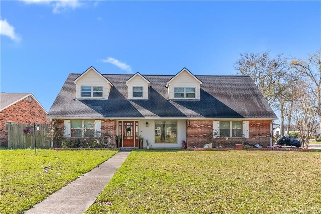Property Photo: 1521 N Chateau Circle N LA 70605