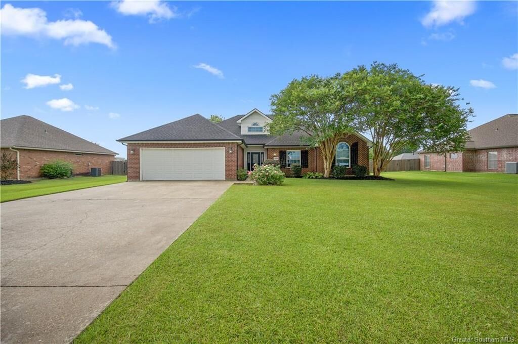 Property Photo:  1678 N Gabriel Square N  LA 70611 