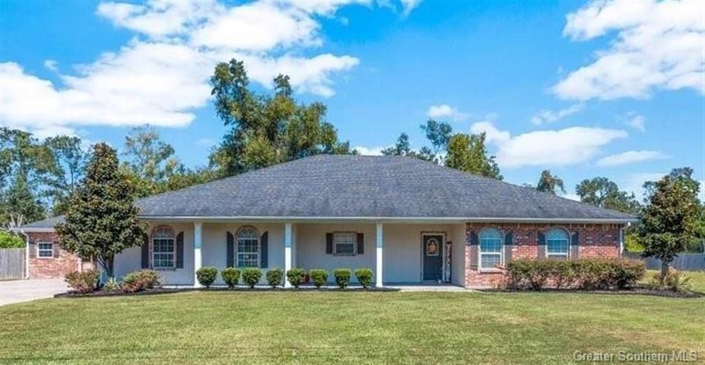 Property Photo: 524 Fred Lutz Road LA 70669