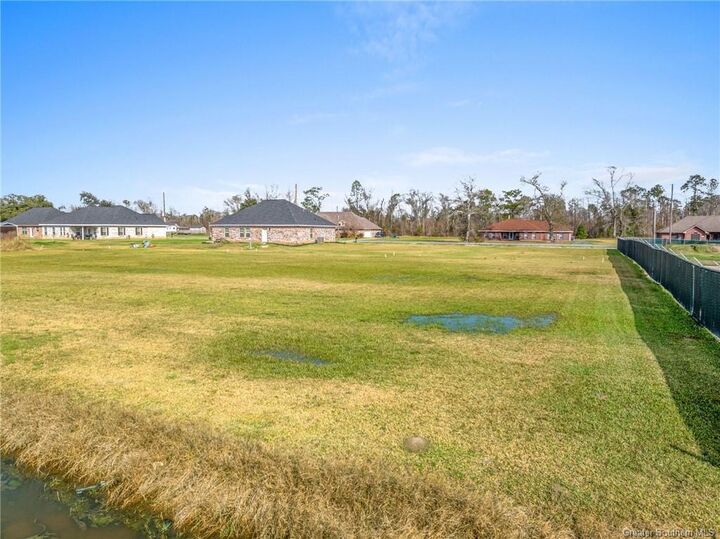 Property Photo: 424 Deshotel Lane LA 70615