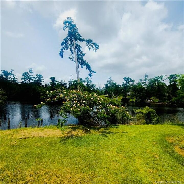 Property Photo: 2531 River Road LA