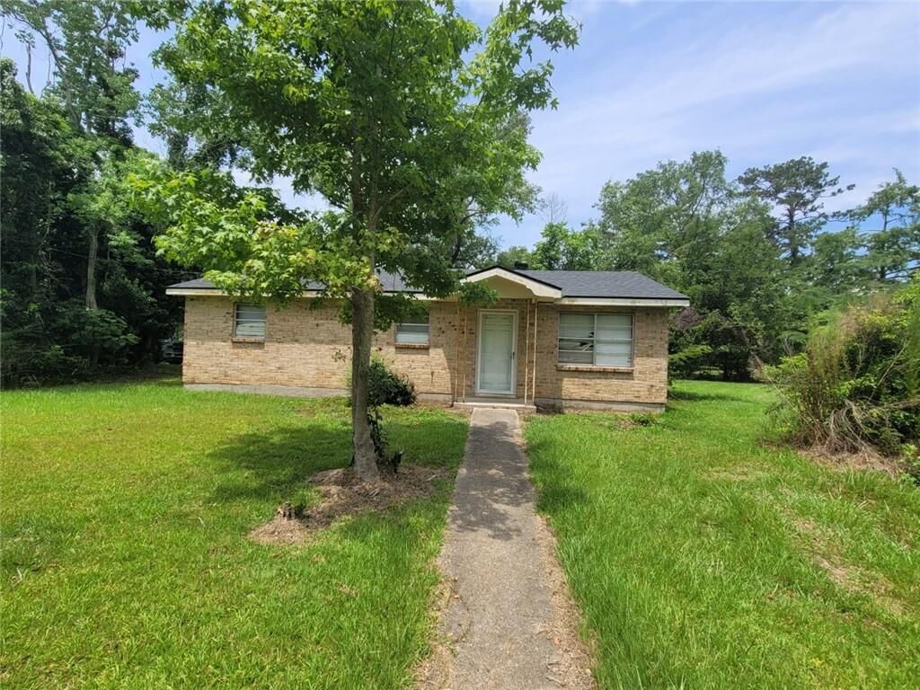 Property Photo: 901 N Grand Avenue N LA 70633