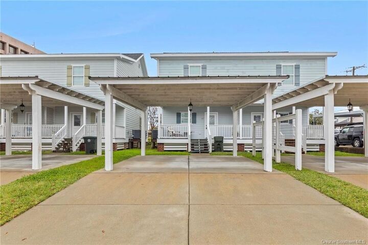 Property Photo:  215 W Clarence Street W  LA 70601 