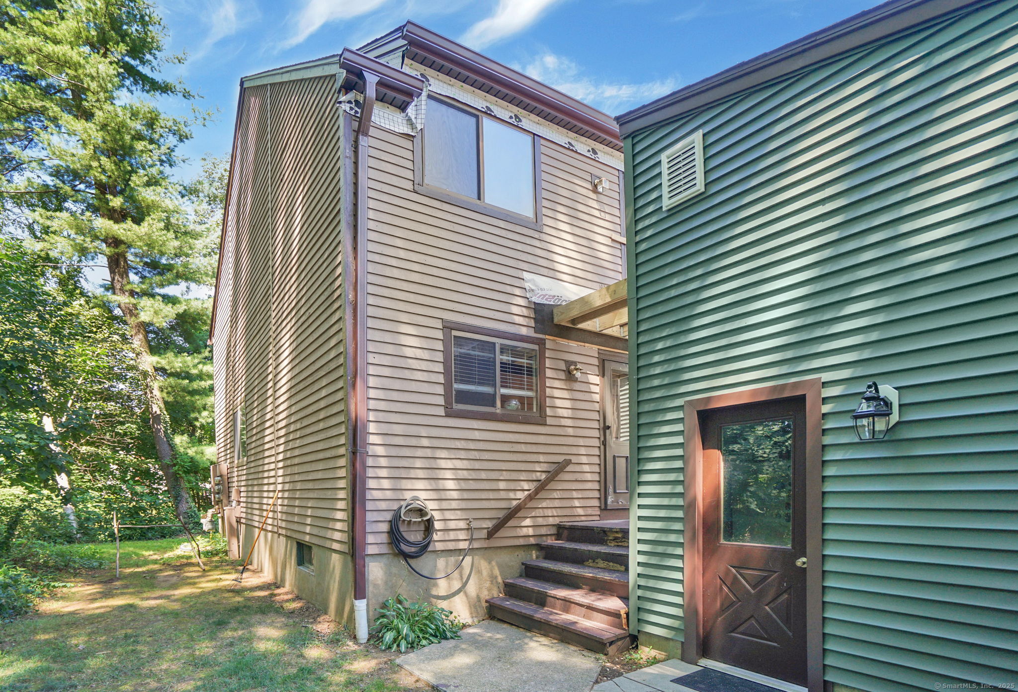 Property Photo: 171 Wynwood Drive 171 CT 06082
