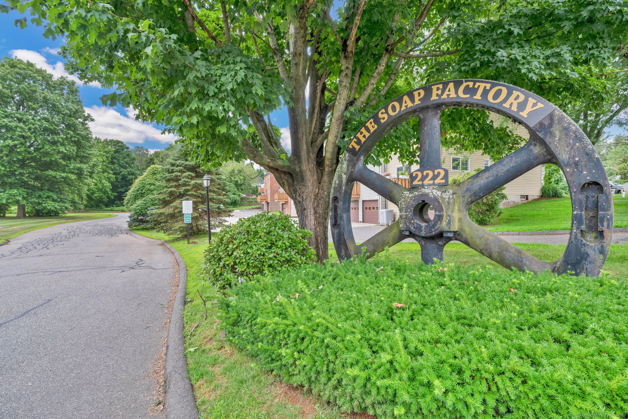 Property Photo:  222 Williams Street East Apt 104  CT 06033 