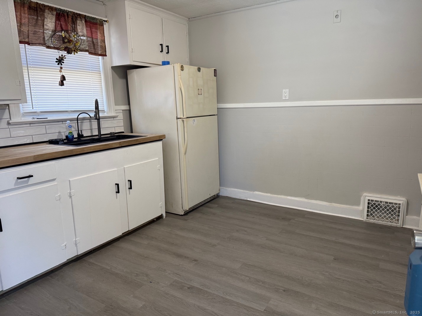 Property Photo:  202 Canaan Road  CT 06614 