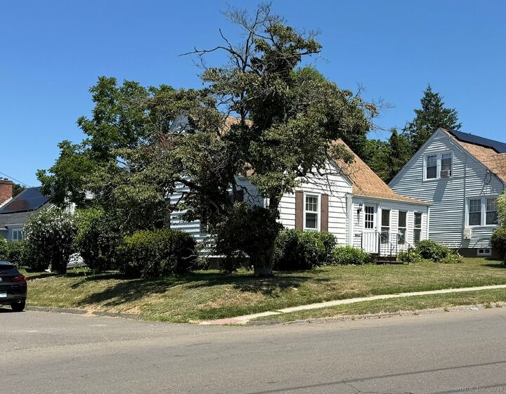 Property Photo:  202 Canaan Road  CT 06614 