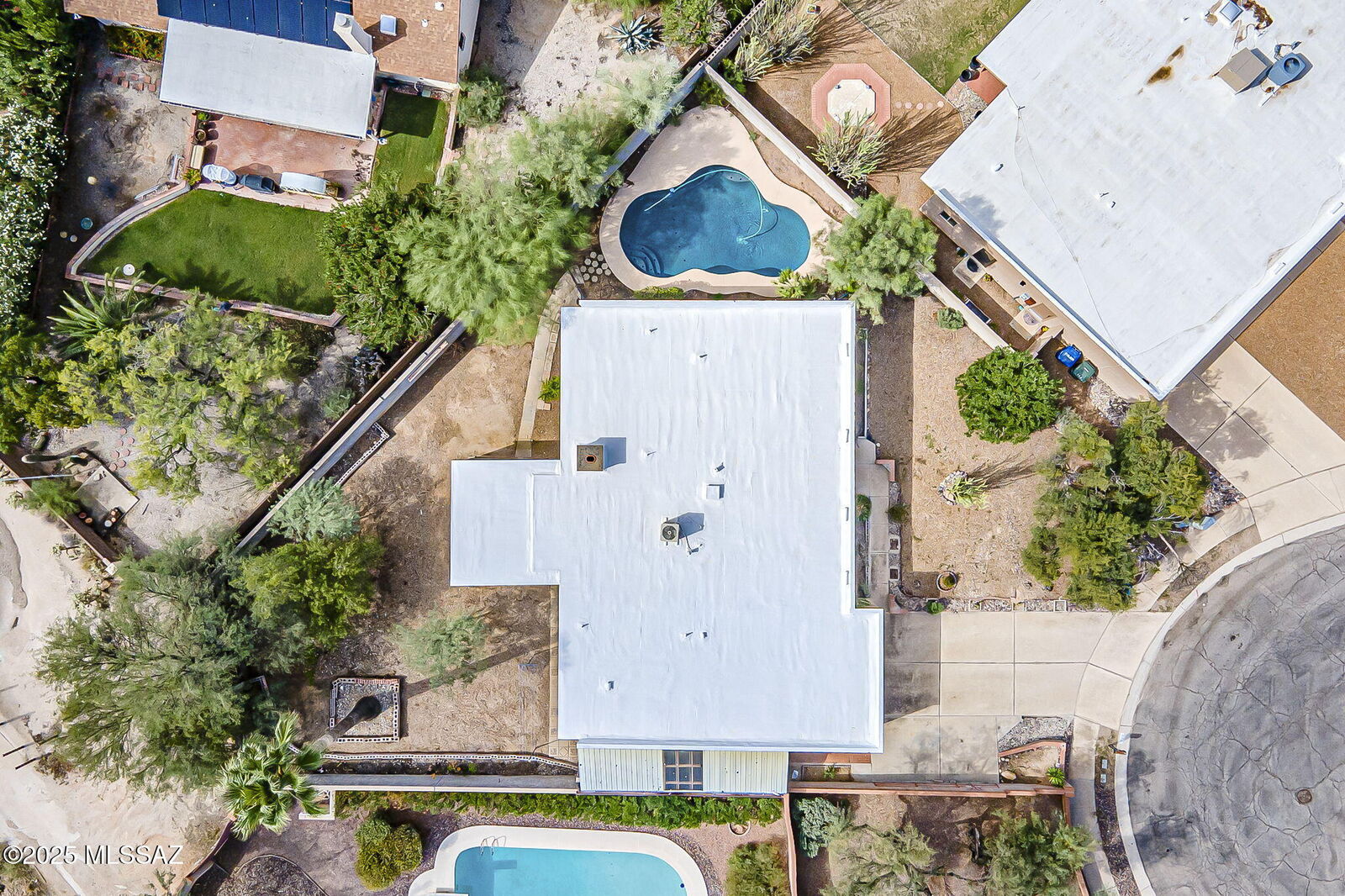 Property Photo:  725 N Bamboo Avenue  AZ 85710