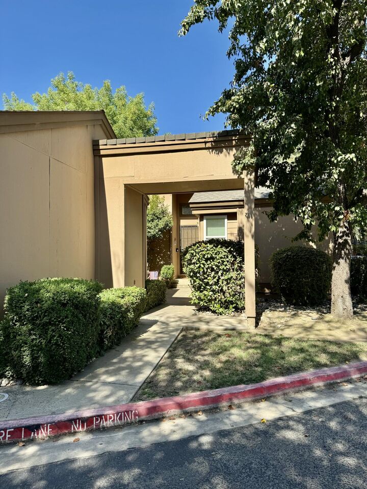 1233 S Kent St Street  Visalia CA 93277 photo