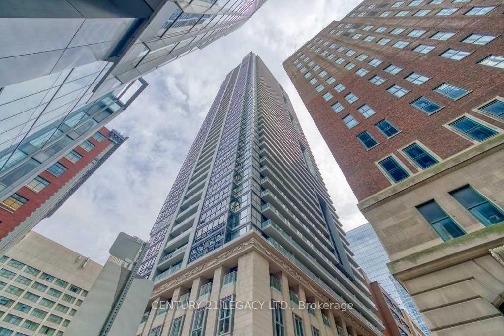 Property Photo:  70 Temperance Street 4201  ON M5H 4E8 
