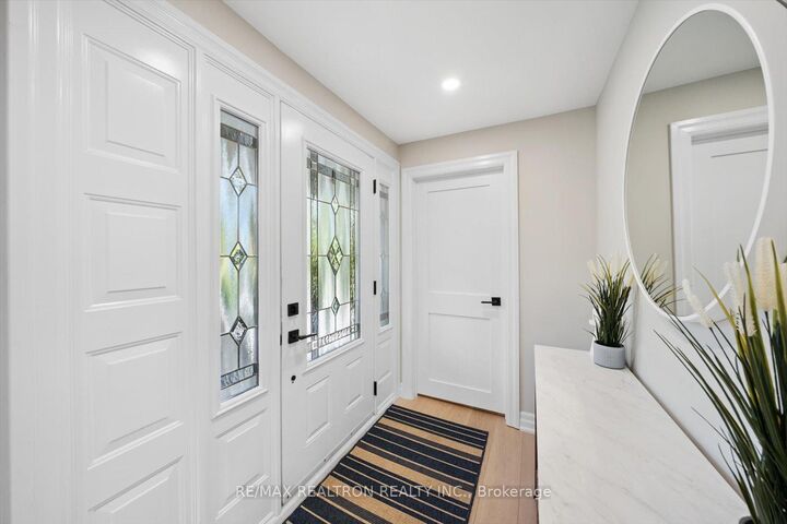 Property Photo: 89 Devins Drive ON L4G 2Z5