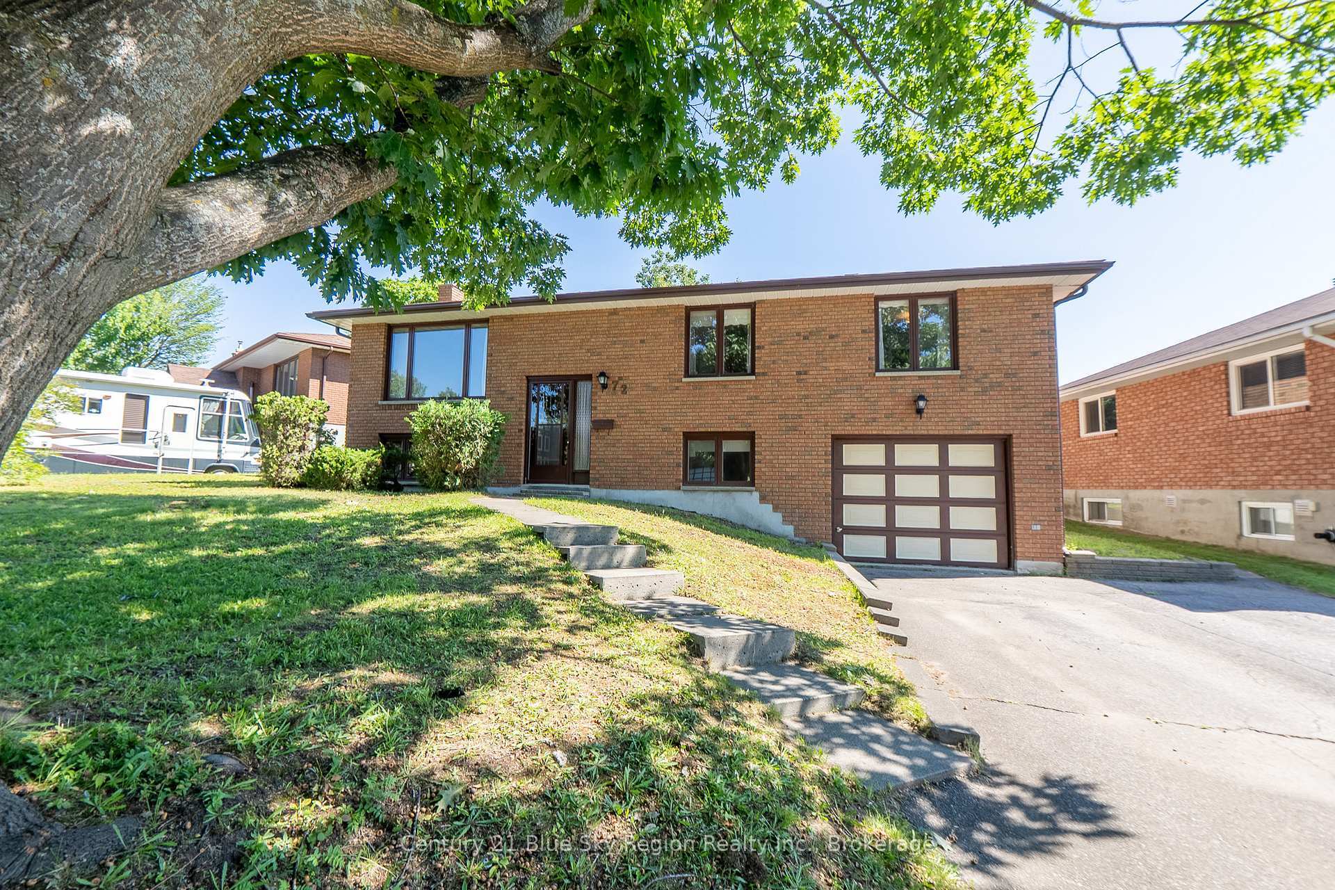 72 Eglee Avenue  North Bay ON P1B 8Z7 photo