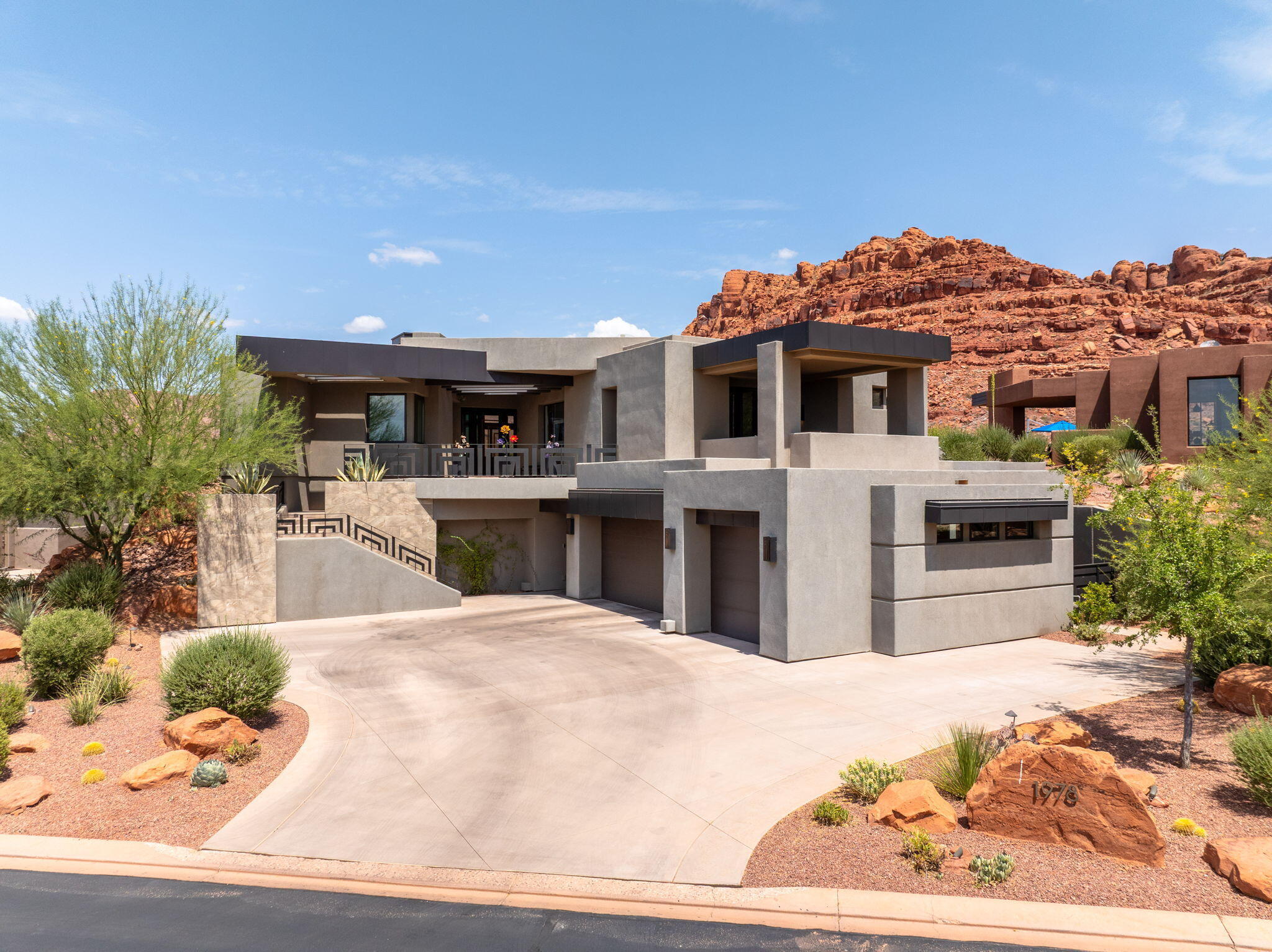 Property Photo: 1978 W Cougar Rock Cir UT 84770