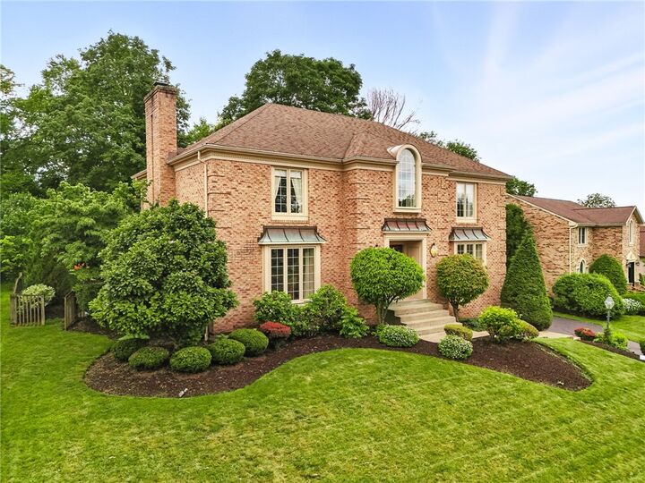 Property Photo:  1005 Tall Trees Dr  PA 15241