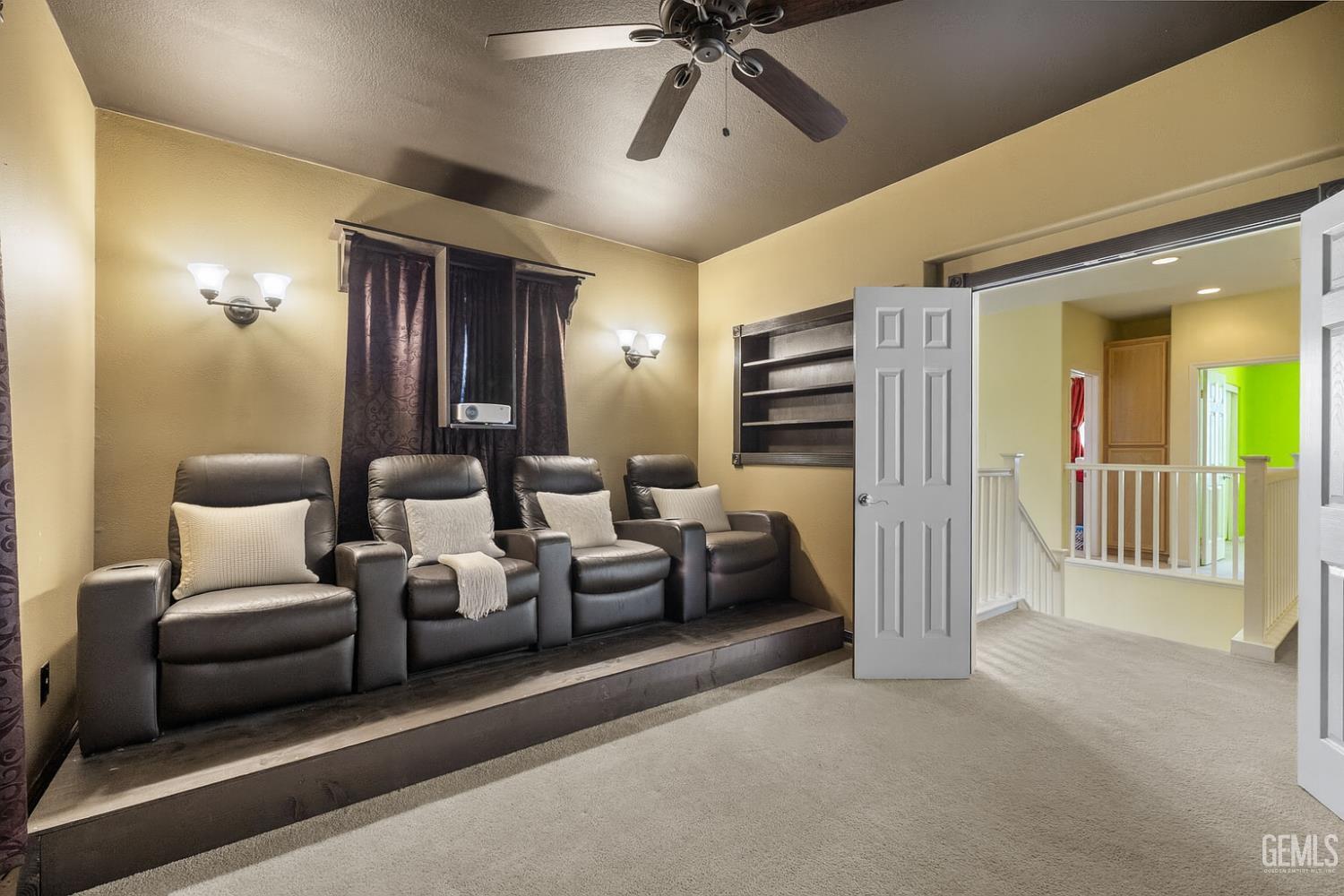 Property Photo: 10114 Oporto Way CA 93306