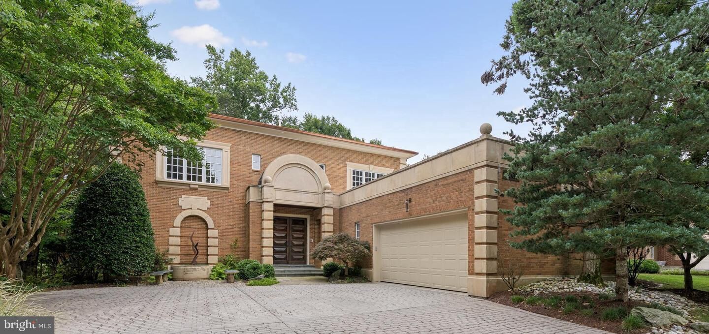 Property Photo: 10036 Chartwell Manor Court MD 20854